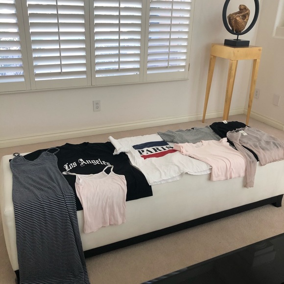 Lot of 8 Brandy Melville. Great condition! - Picture 5 of 7